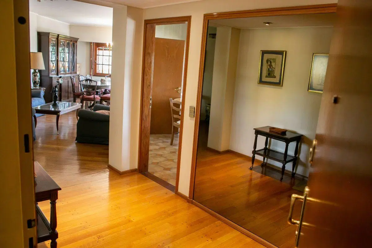 Piso de 4 Ambientes - 3 Dormitorios - 2 Cocheras - Dependencia - Sum y Parque Arbolado con Piscina 3