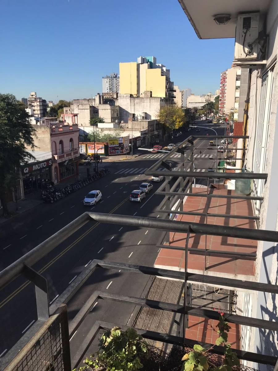 2 AMB AL FRENTE CON BALCON TERRAZA