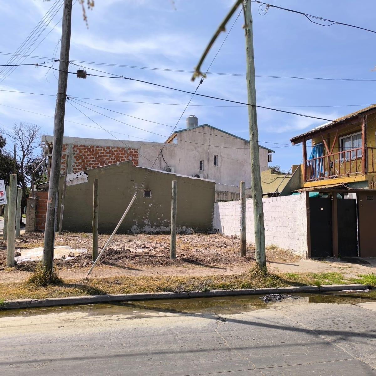 Vende Lote en Esquina con Dptos en Alquiler 1