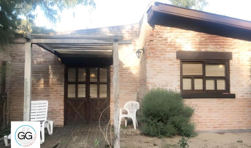 Vende Chalet 3 Amb en P. B + Patio + Cochera. Costa del Este 3