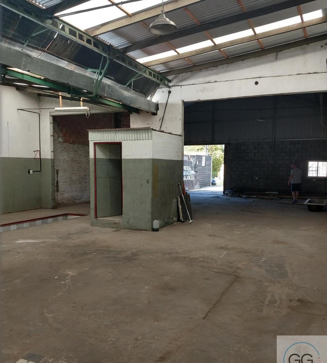 Vende Galpòn 200 m² Cub. Hudson, Berazategui. 1
