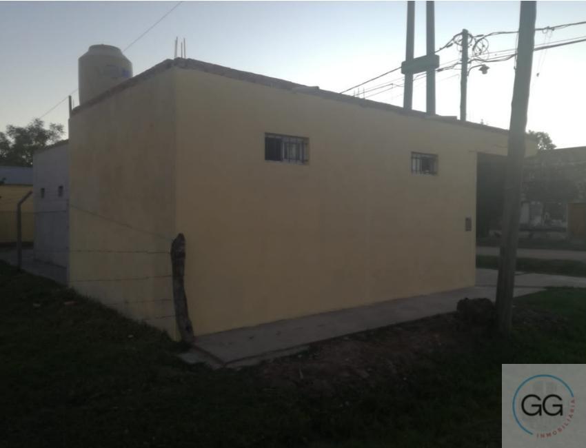 Vende/permuta 2 Dptos + Local. San Luis del Palmar, Corrientes 4