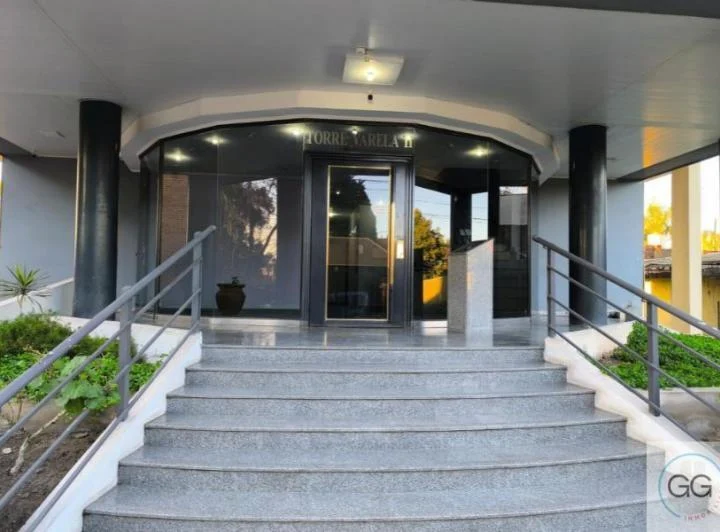 Alquila Dpto en 8º piso con balcón y cochera 1
