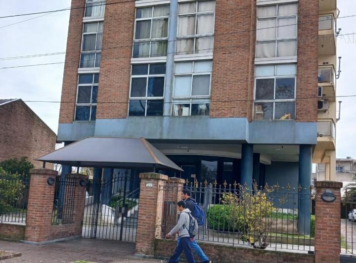 Alquila Dpto en 8º piso con balcón y cochera 4