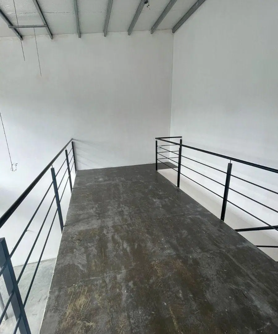 Local en alquiler en Centro de Villa Elisa – 55 m² con entrepiso 8