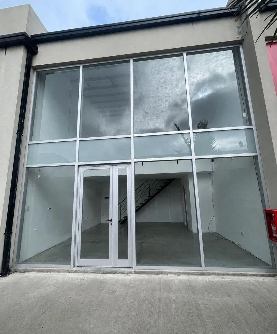Local en alquiler en Centro de Villa Elisa – 55 m² con entrepiso 1