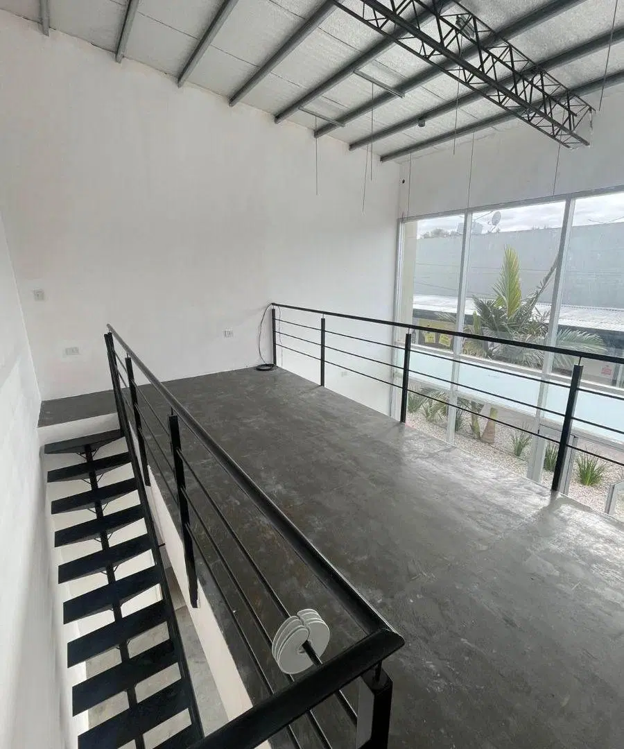 Local en alquiler en Centro de Villa Elisa – 55 m² con entrepiso 5