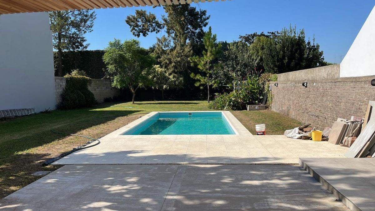 Foto de CASA PREMIUM EN ALQUILER EN TOLOSA | PISCINA | GRAN PARQUE | LOTE 16 x, imagen 2