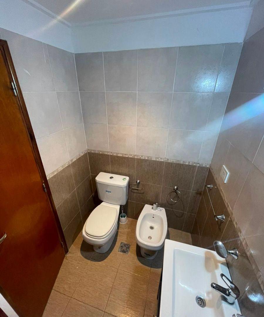 Foto de HERMOSO 2 AMBIENTES CON BALCÓN AL CONTRAFRENTE Y PATIO EN EXCELENTE, imagen 3