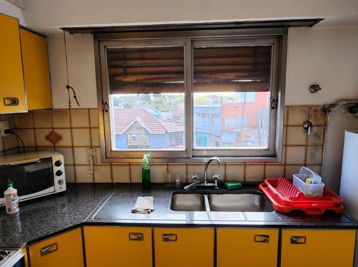 Venta Departamento 4 Ambientes Cochera Temperley. 5