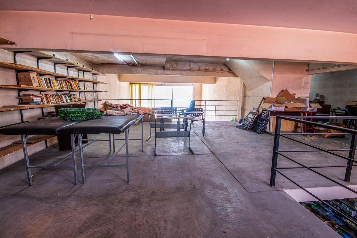 Venta PH Pb Local Deposito en L. de Zamora 5