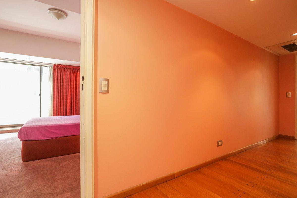 Venta Piso 5 Ambientes y 3 Cocheras Barracas 5