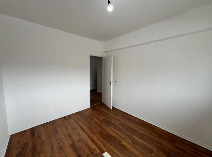 VENTA Centro departamento estudio 4 amb luminoso 2
