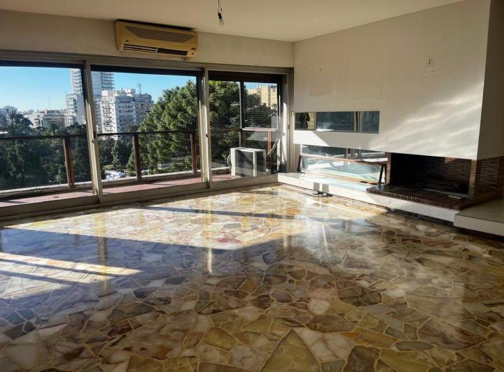VENTA PISO 5 AMB C/COCH.  FRENTE A PARQUE RIVADAV 5