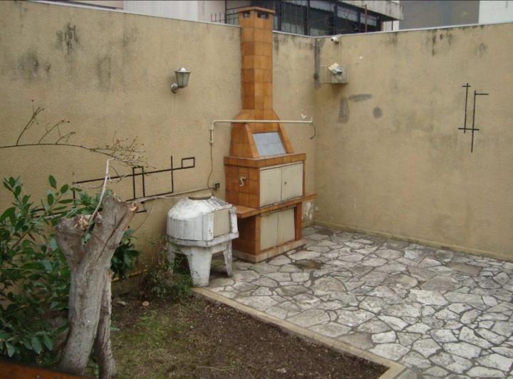 CASA LINIERS 225 M2 5 Amb 2 Cocheras Fondo libre 5