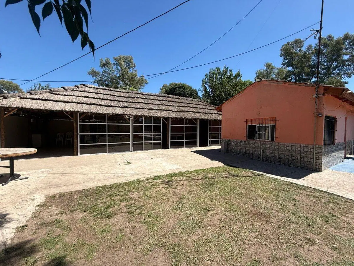 Venta Quinta con pileta, quincho y parrilla 3