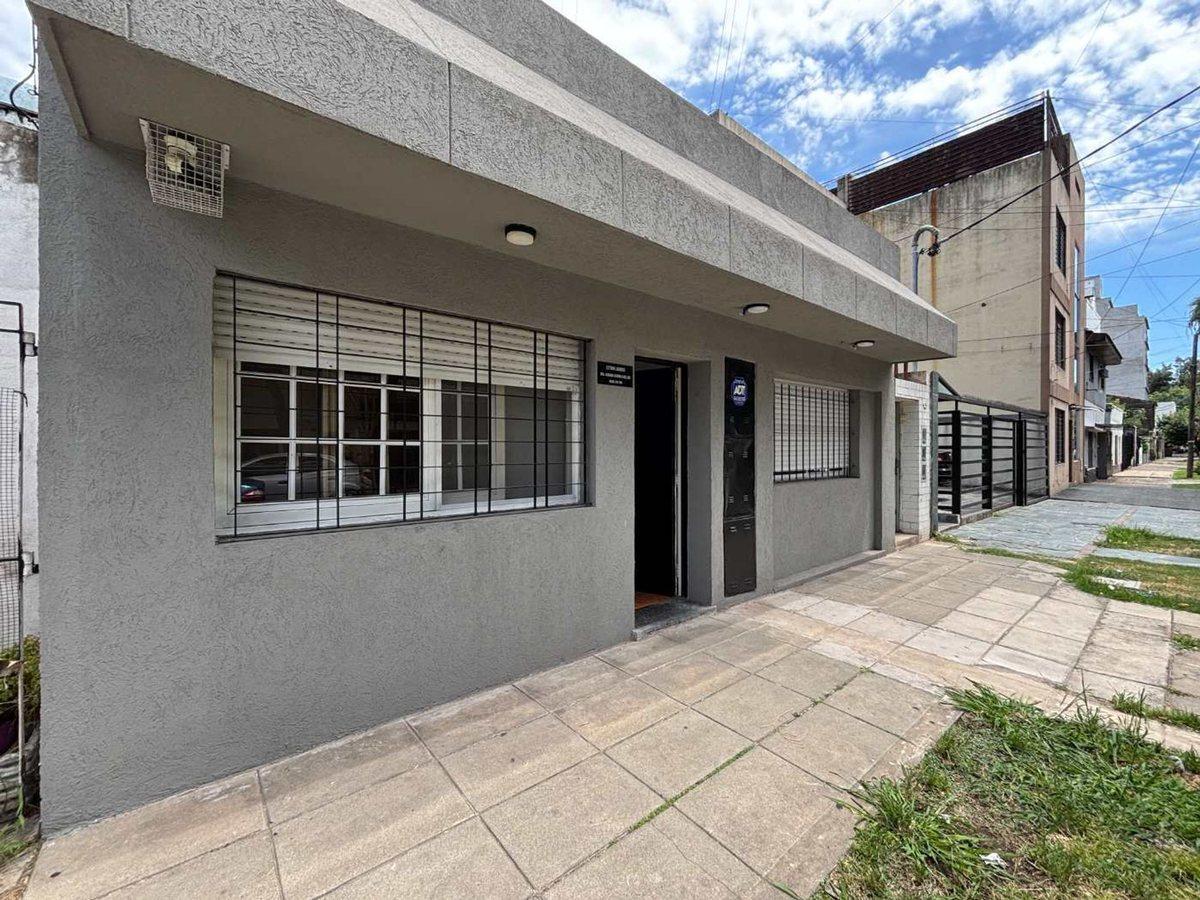VENTA MORON PH 3 AMB PATIO PARRILLA TERRAZA G-COCH
