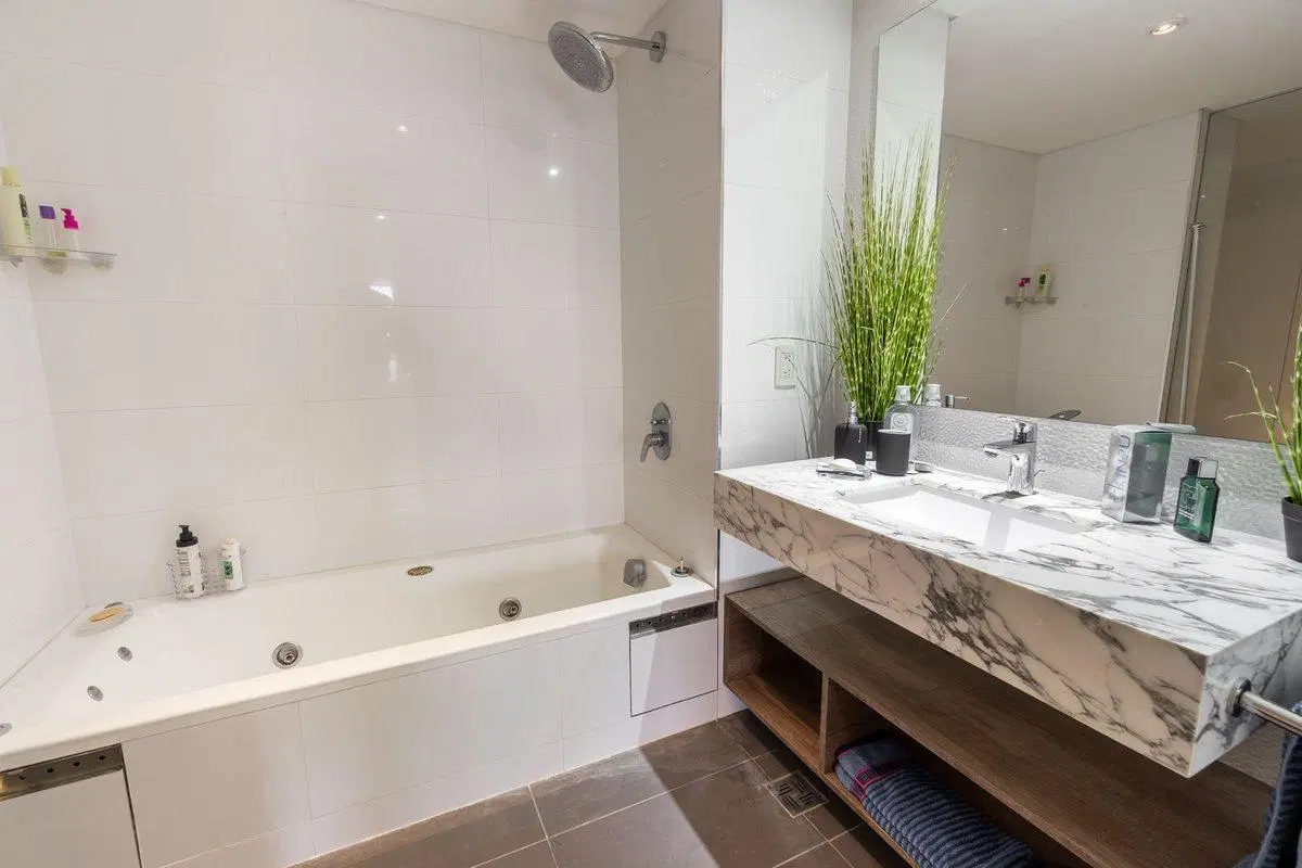 Venta departamento 3 ambientes cochera, Pto Madero 5