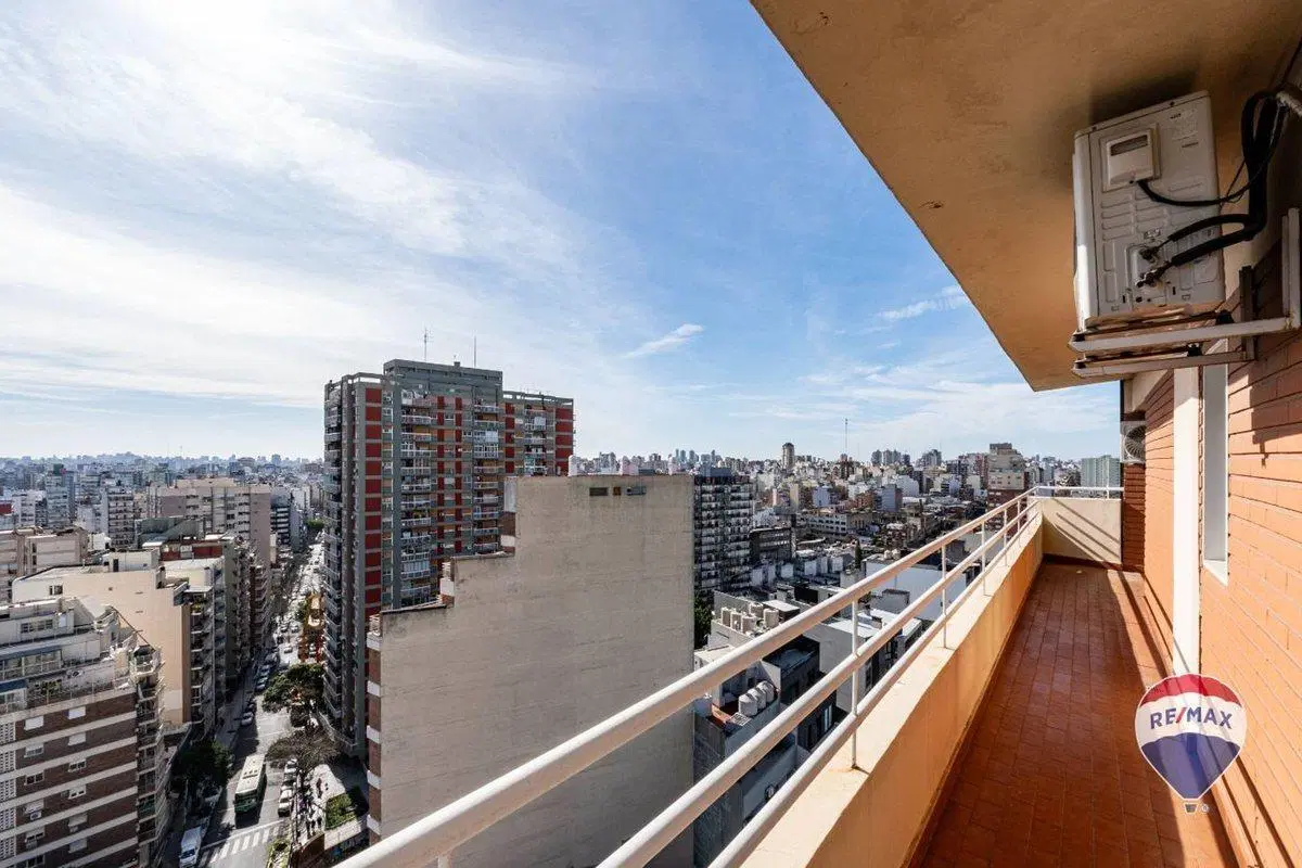 VENTA DEPTO 4 AMB COCHERA BALCON 4 BAÑOS ALMAGRO 4