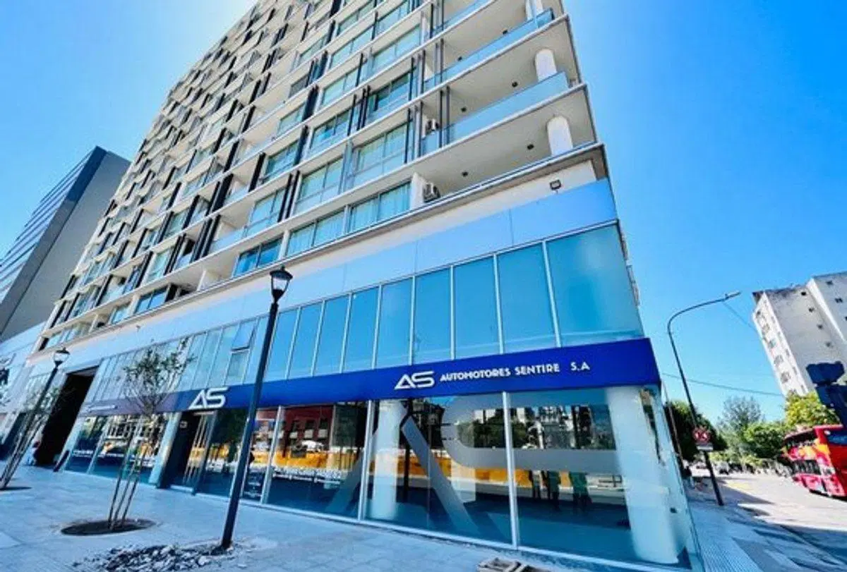 VENTA LOCAL COMERCIAL EN ESQUINA SAN TELMO 2