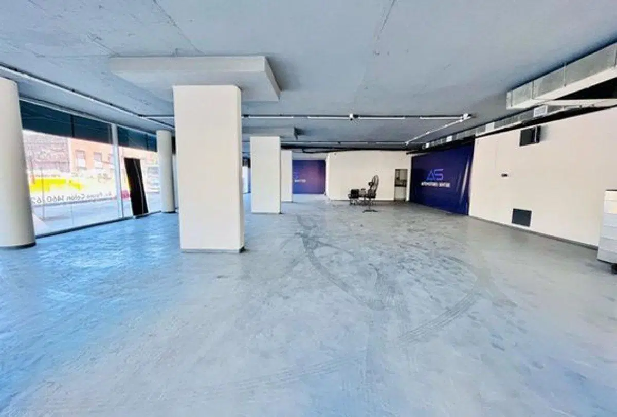 VENTA LOCAL COMERCIAL EN ESQUINA SAN TELMO 4