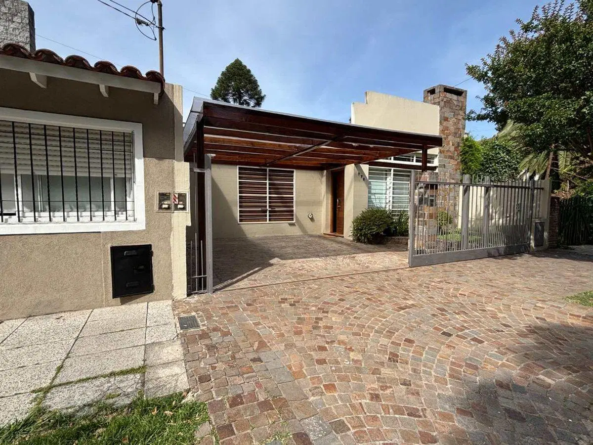 VENTA VILLA SARMIENTO CASA 4 AMB JARDIN PILETA 2