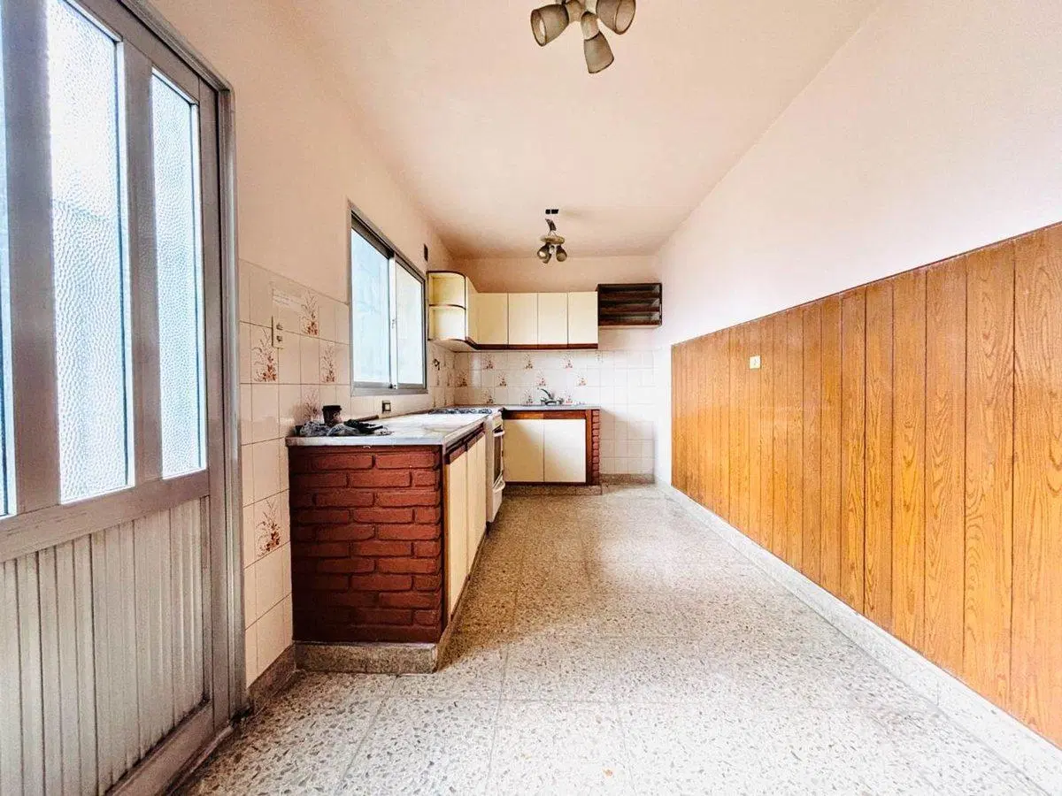 VENTA CASA,GARAGE, DEPOSITO LOCAL VALENTIN ALSINA 5