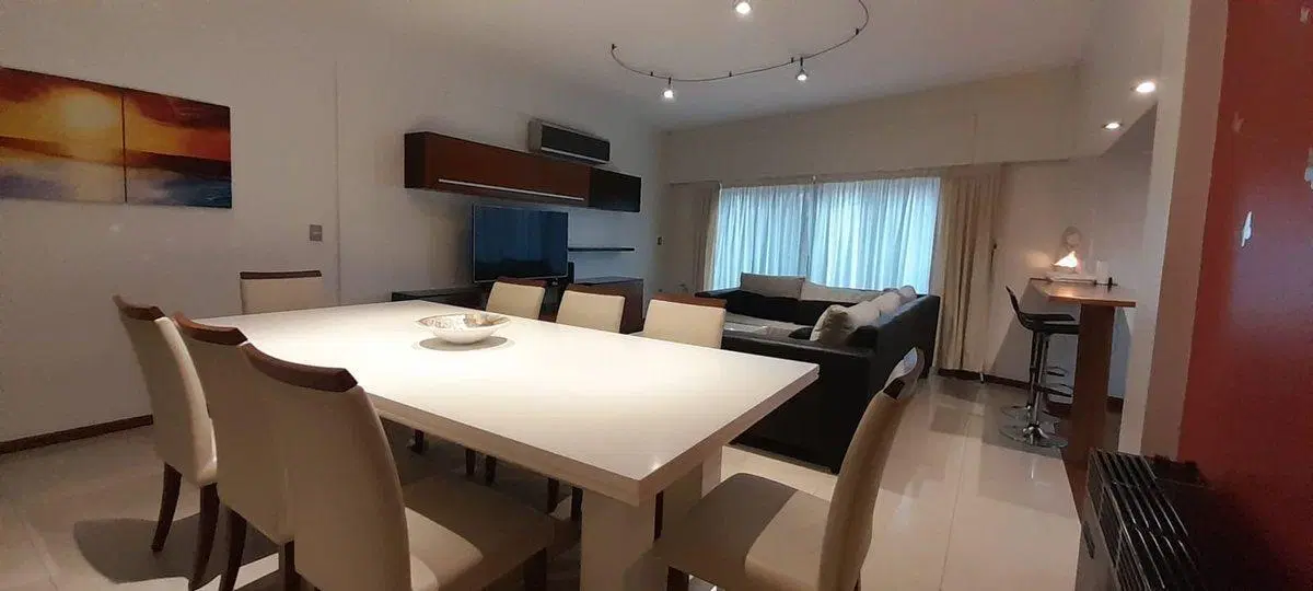 VENTA TRIPLEX IMPECABLE ,  4 AMBIENTES, BERNAL 2