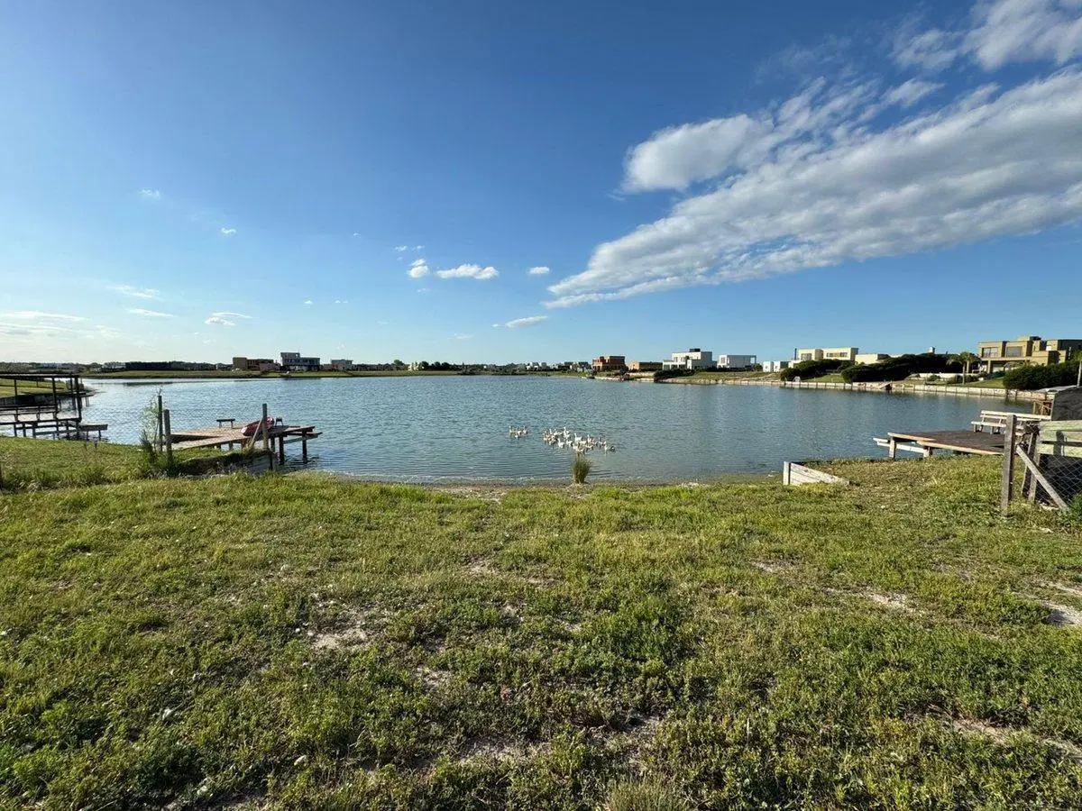VENTA LOTE A LAGUNA SAN SEBASTIAN AREA 8 NE 5