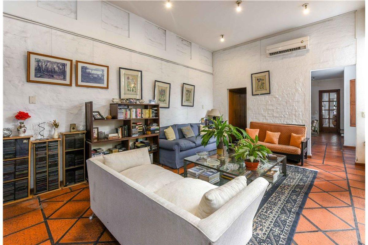 VENTA CASA 5 AMB AVELLANEDA WILDE ACEPTA PERMUTA