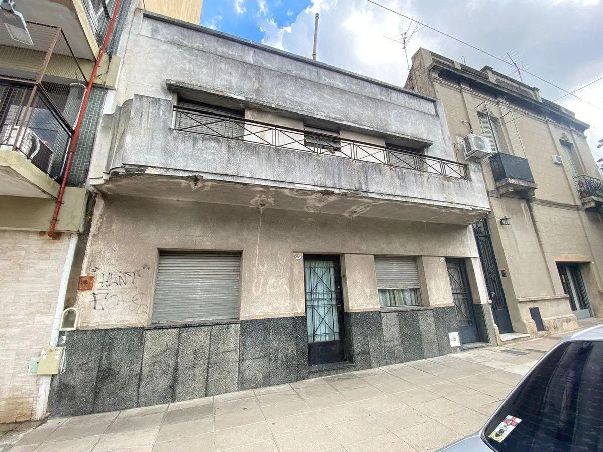 CASA A RECICLAR O LOTE EN PATERNAL 2