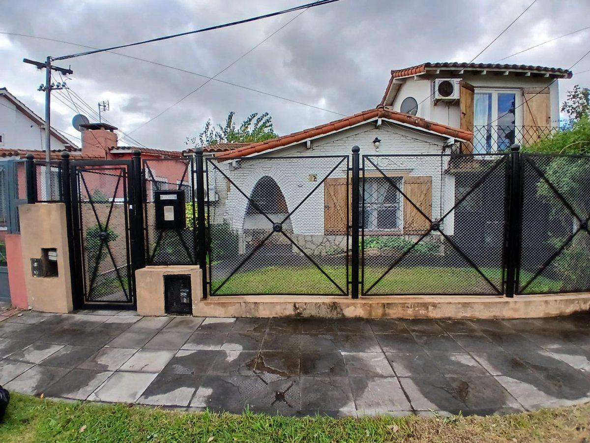 VENTA CASA 4 AMB. - BURZACO