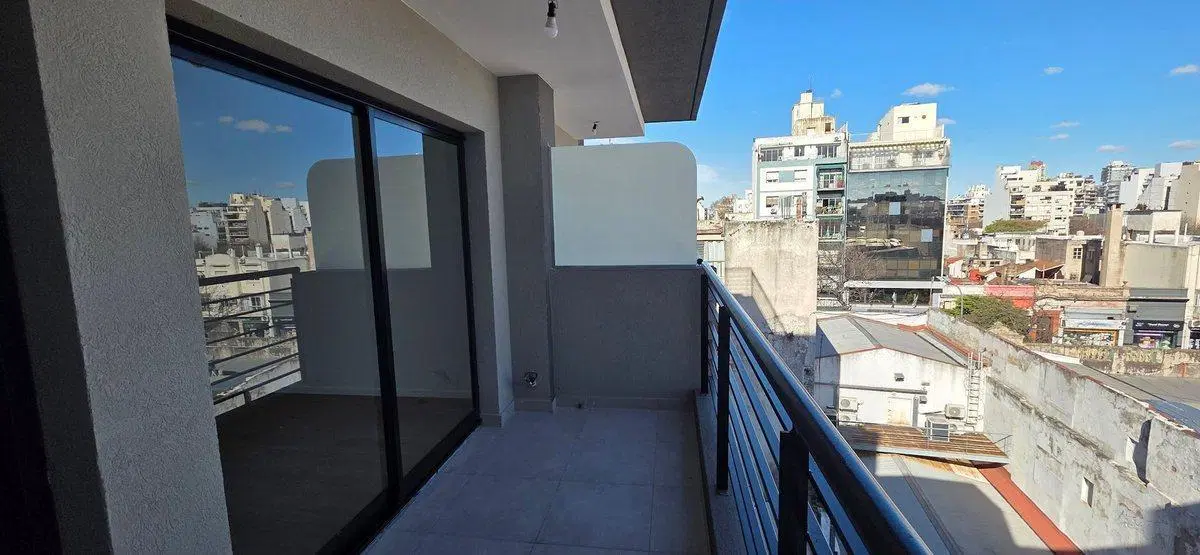 VENTA DEPARTAMENTO CHACARITA 2 AMB CON PARRILLA 4