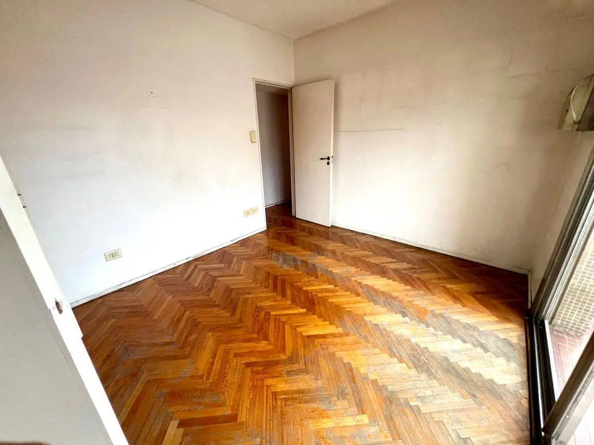 VENTA DEPARTAMENTO 4 AMB + DEP.ENDENCIA AVELLANEDA 5