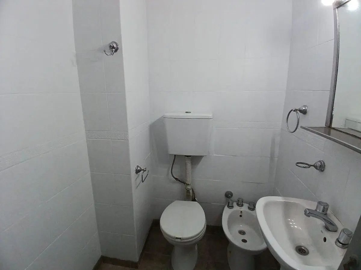 VENTA  DEPARTAMENTO 2 AMBIENTES   LINIERS 5