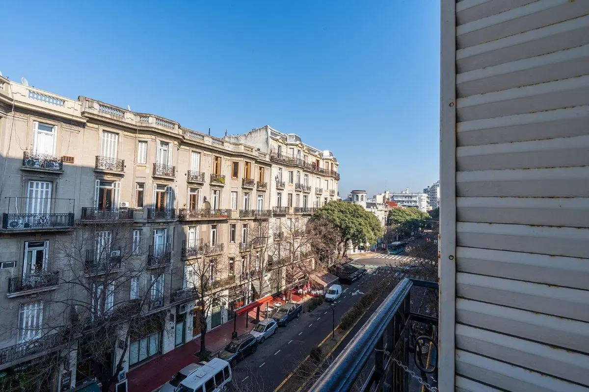 VENTA SEMI PISO 4 AMBIENTES SAN TELMO CON BALCON 5