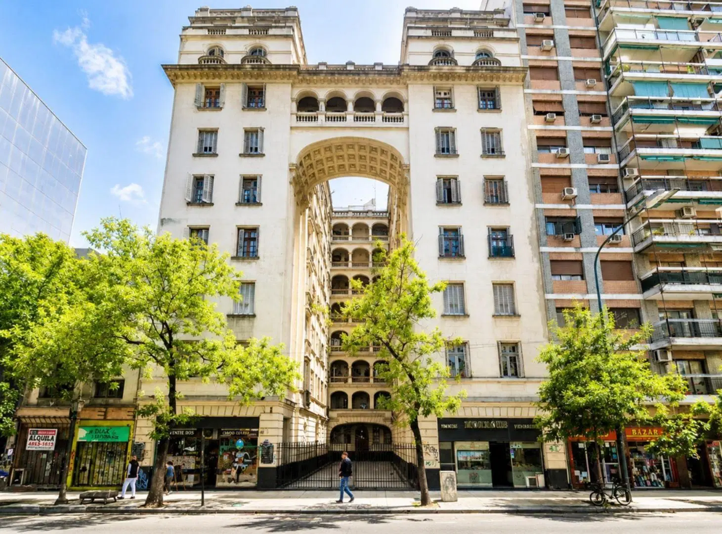 Alquiler Depto 3 Amb en Edificio del Arco - CABA 2