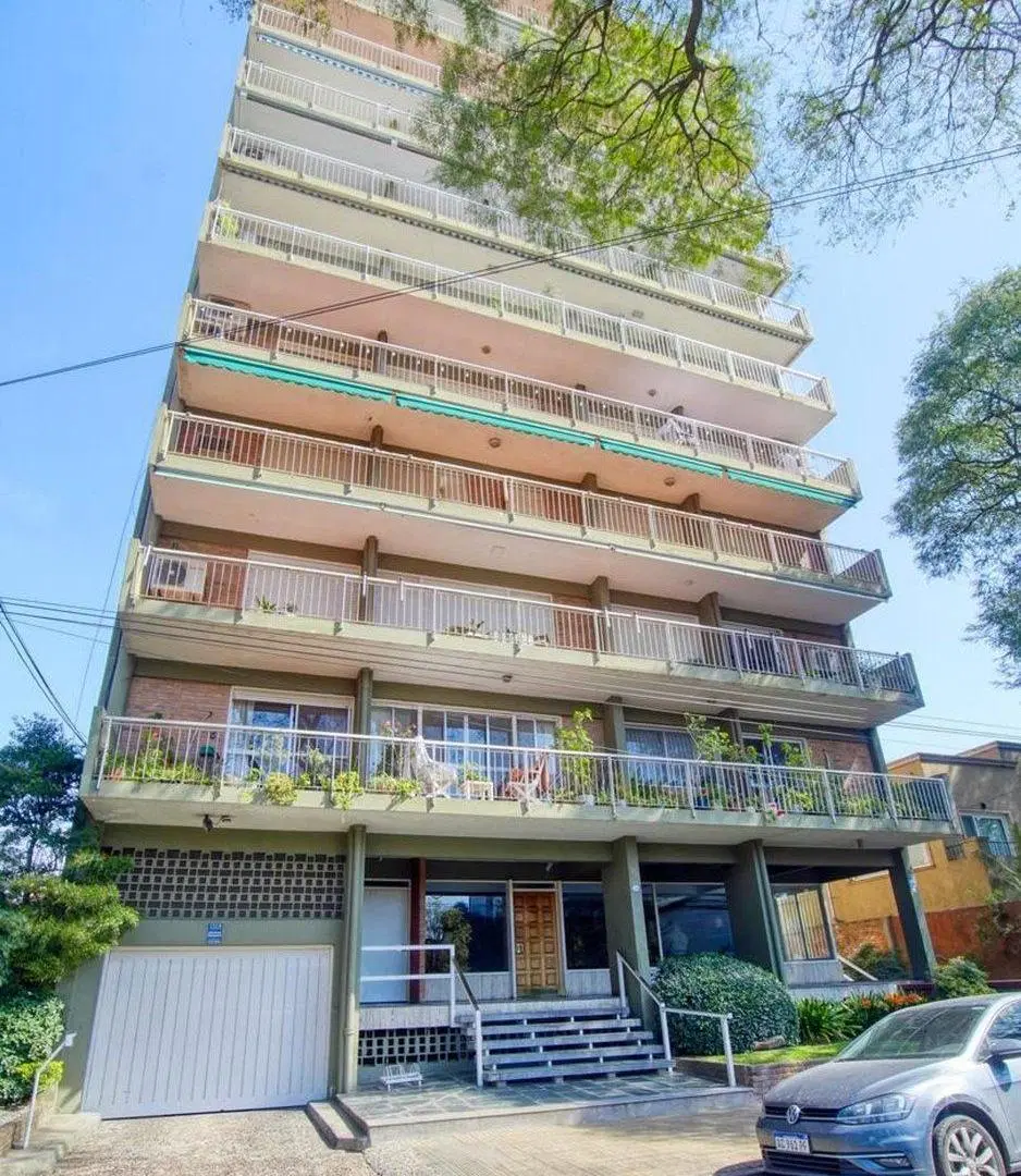 La Lucila Venta Departamento 4 ambientes + cochera 4