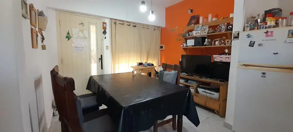 VENTA CASA 2 AMB CON PATIO Y COCHERA AVELLANEDA 5