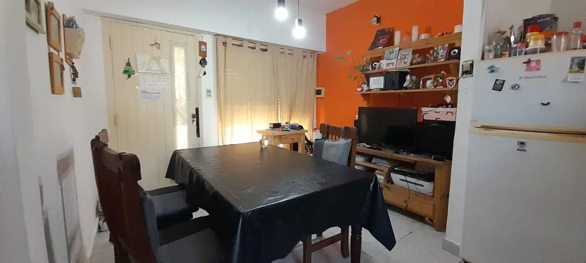 VENTA CASA 2 AMB CON PATIO Y COCHERA AVELLANEDA 4