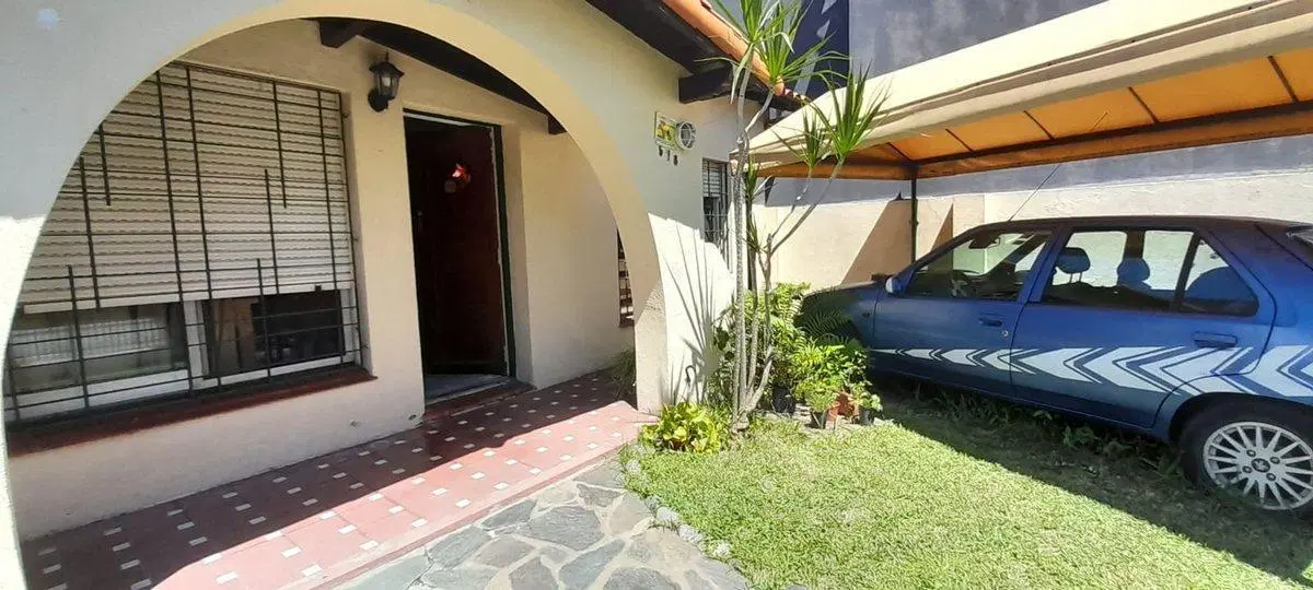 VENTA CASA 2 AMB CON PATIO Y COCHERA AVELLANEDA 3