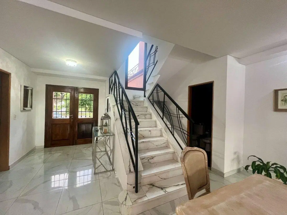 VENTA CASA NUEVO QUILMES 8 AMBIENTES A LA LAGUNA 3