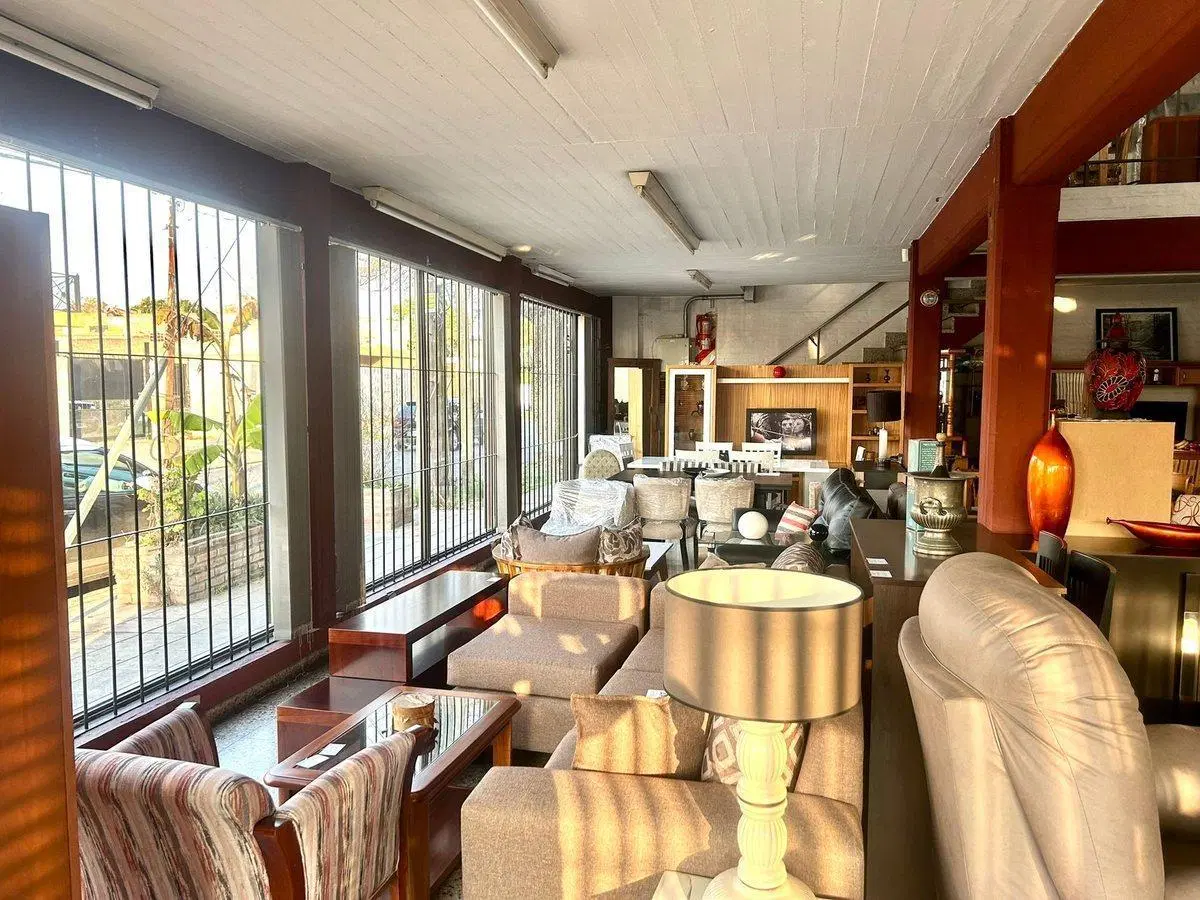 VENTA EXCELENTE LOCAL COMERCIAL EN BERAZATEGUI 3