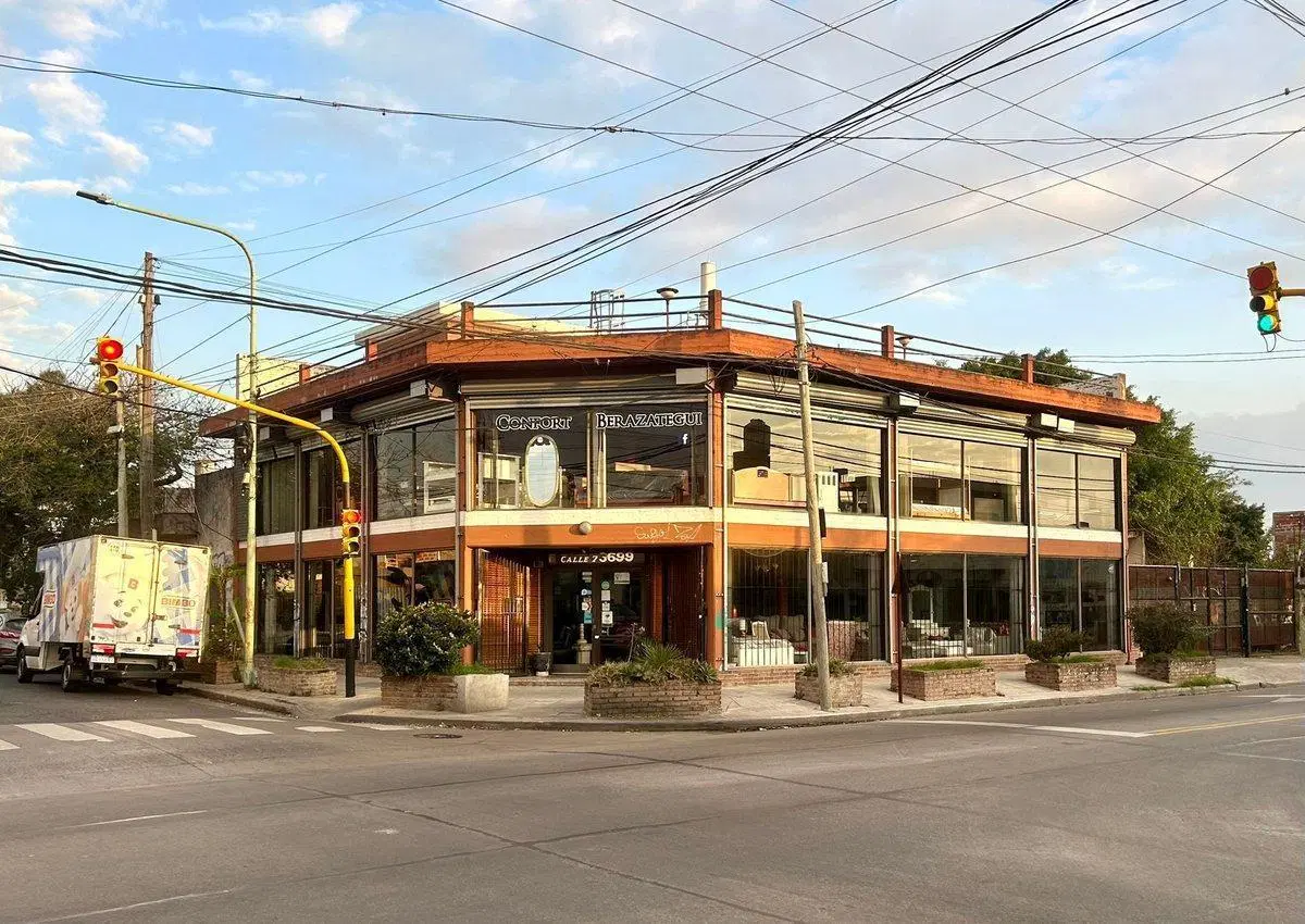 VENTA EXCELENTE LOCAL COMERCIAL EN BERAZATEGUI 5