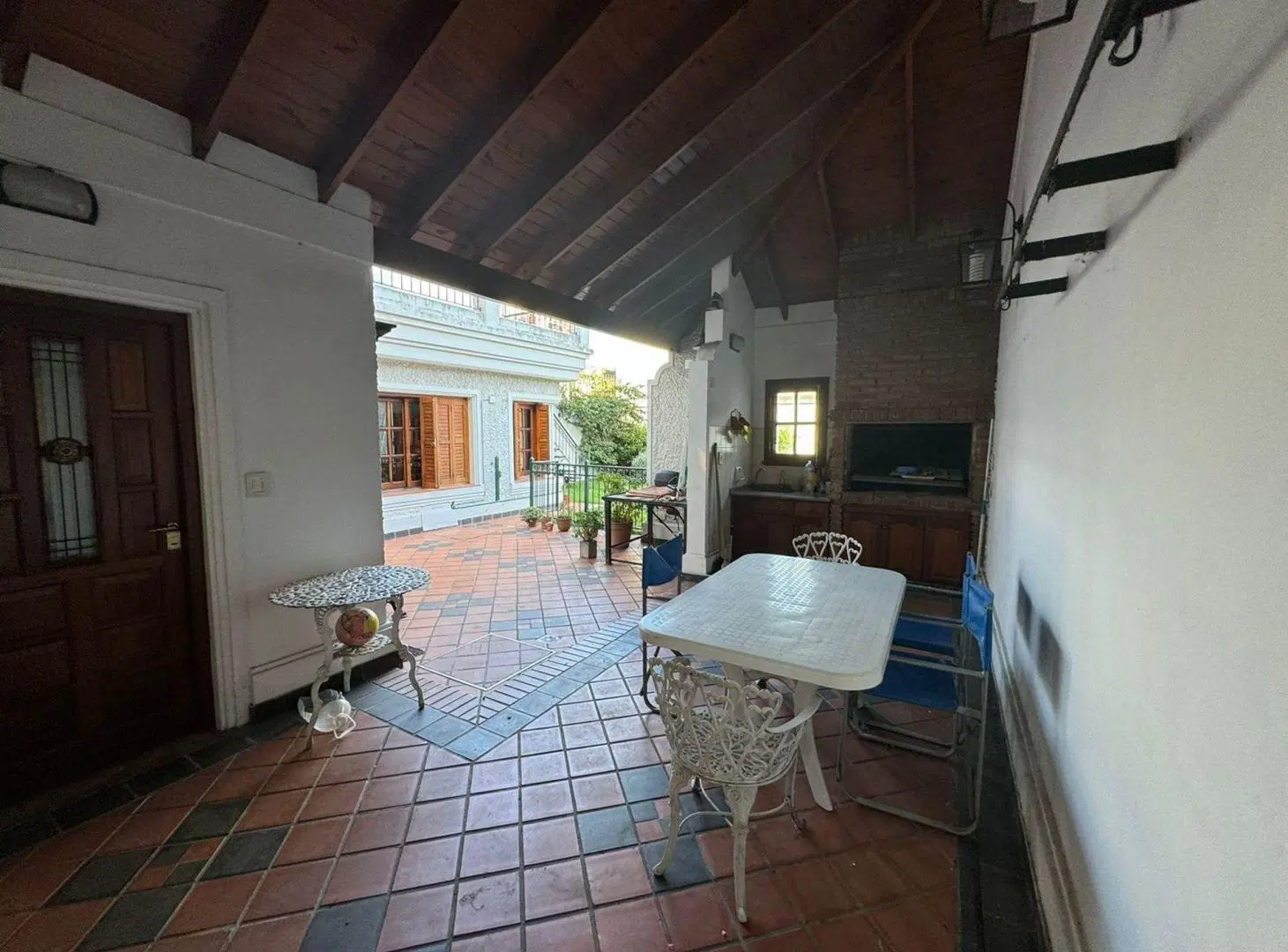 VENTA CASA 4 AMBIENTES WILDE PILETA COCHERAS 4