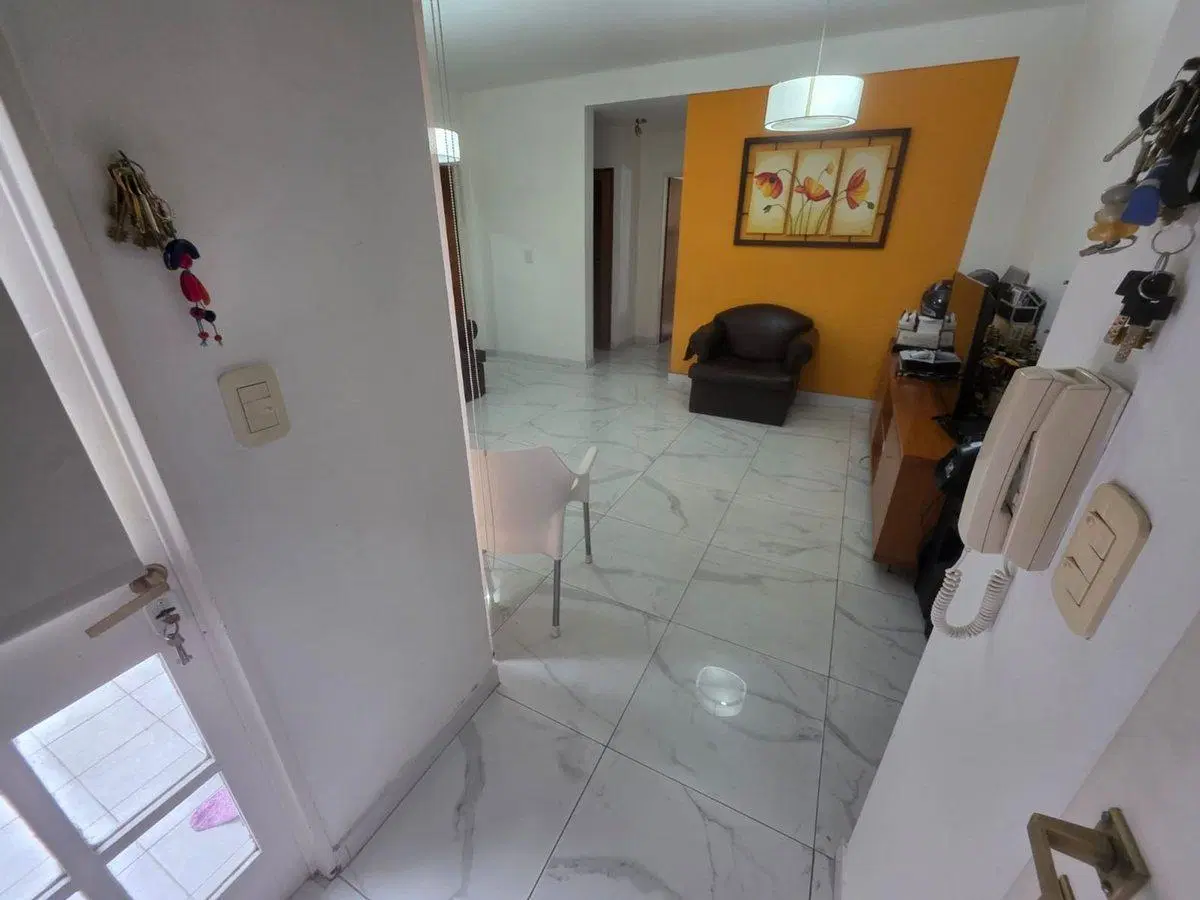 LINIERS VENTA DEPARTAMENTO 3 amb 90 M2 COCHERA 3