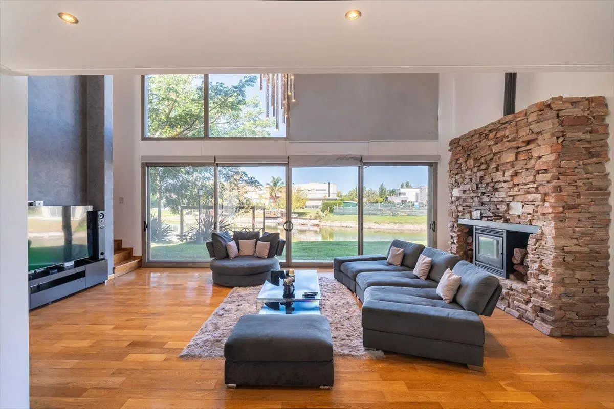 VENTA CASA GOLONDRINAS 4 AMBIENTES AL LAGO 4