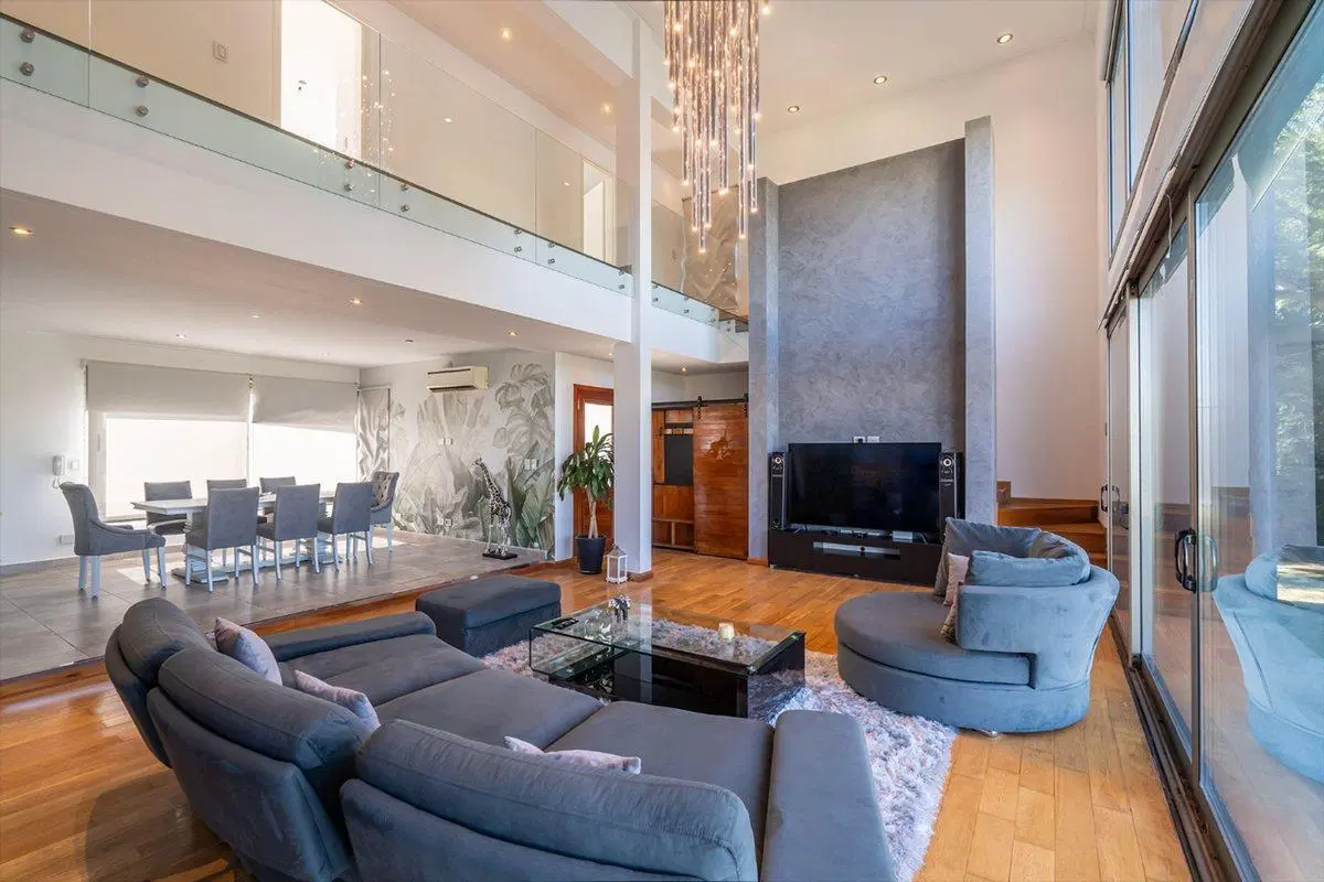 VENTA CASA GOLONDRINAS 4 AMBIENTES AL LAGO 5