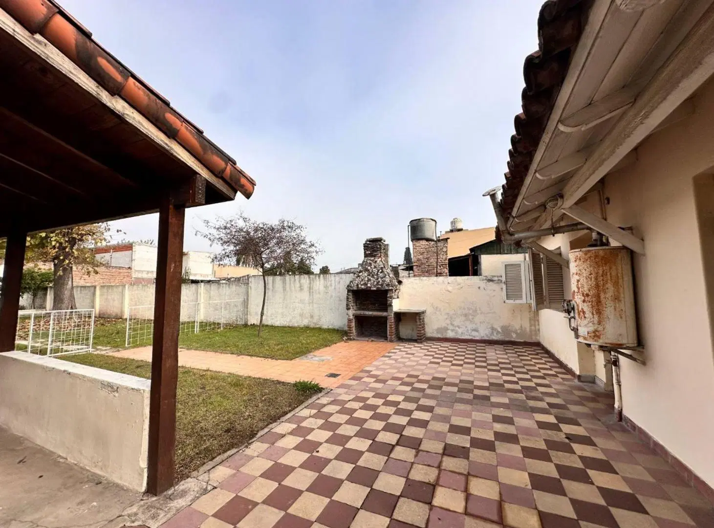Venta casa 3 Amb c/parque, Lote de 10x46 Llavallol 4