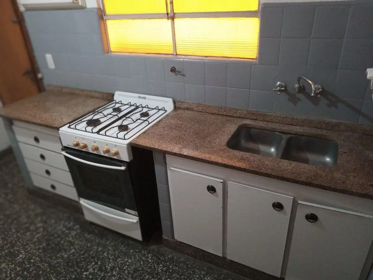 VENTA PH 2 AMB c/PATIO y TERRAZA - SARANDÍ 5